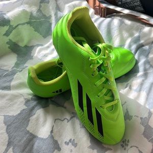 Size 6 (women’s size) Unisex Cleats